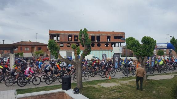 266 ciclistas se dan cita en la XI Marcha de Portillo