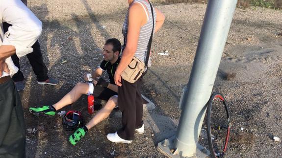 Un conductor de 84 años arrolla a un triatleta mientras entrenaba
