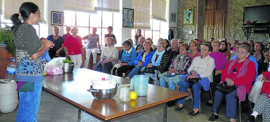 La utilización de las plantas centra el Encuentro de Mujeres de la Sierra