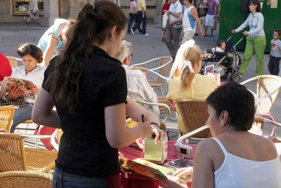 La campaña de verano generará 75.000 empleos en Castilla y León