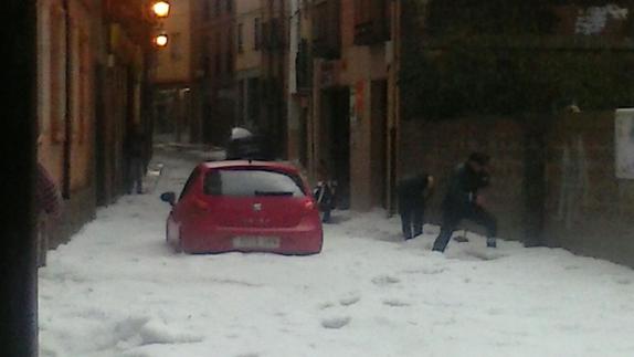 Una granizada histórica en Ágreda asola los cultivos en el municipio y deja imágenes insólitas