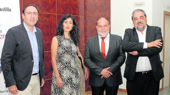 Raquel Lanseros comparte en Palencia su poesía sentida