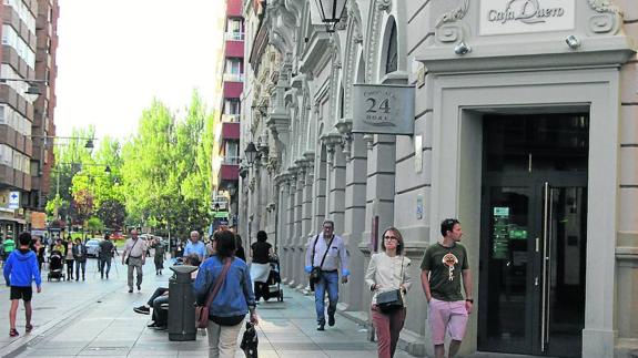 Cientos de empleados de banca deben examinarse para vender productos