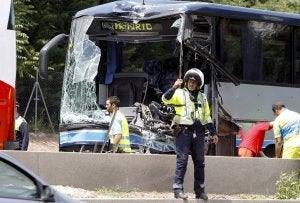 El conductor de un autobús resulta herido grave en un accidente en Madrid