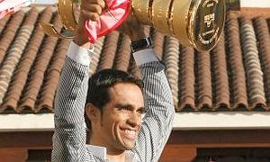 Contador refuerza su carisma