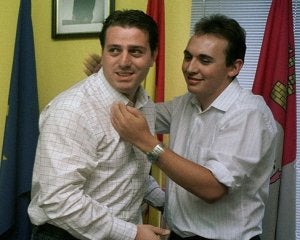 El exalcalde de Cacabelos sostiene que dispone del 90% de las facturas de pagos de 2006